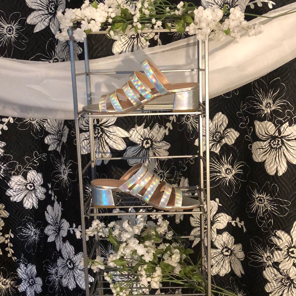 Low Sandals